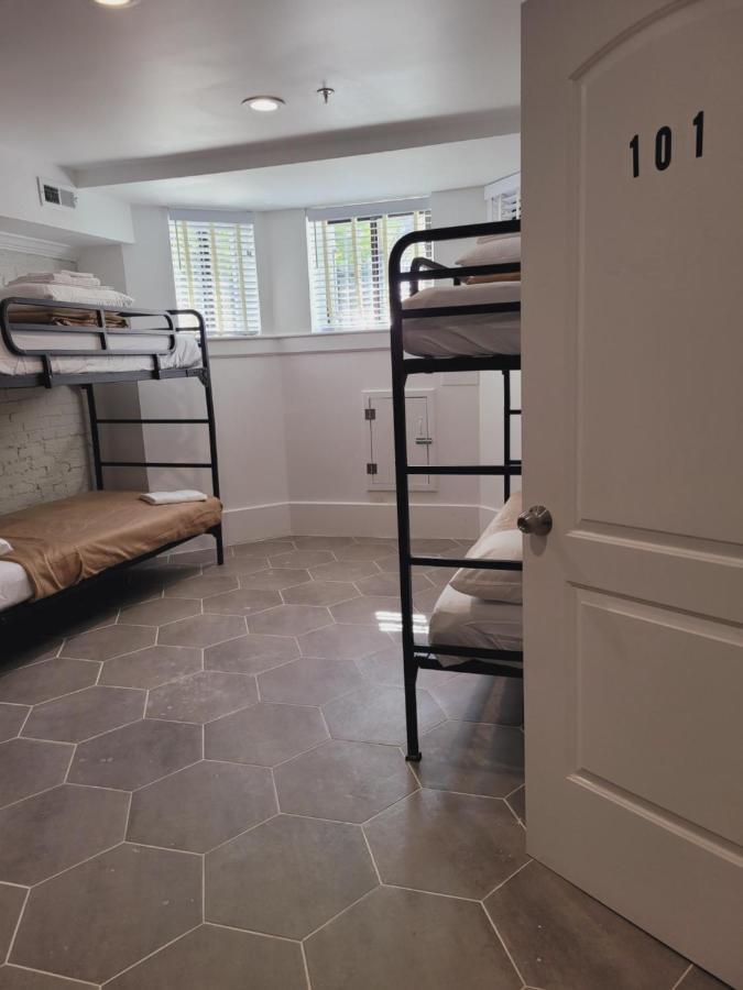 May Flower Hostel Llc Washington Buitenkant foto